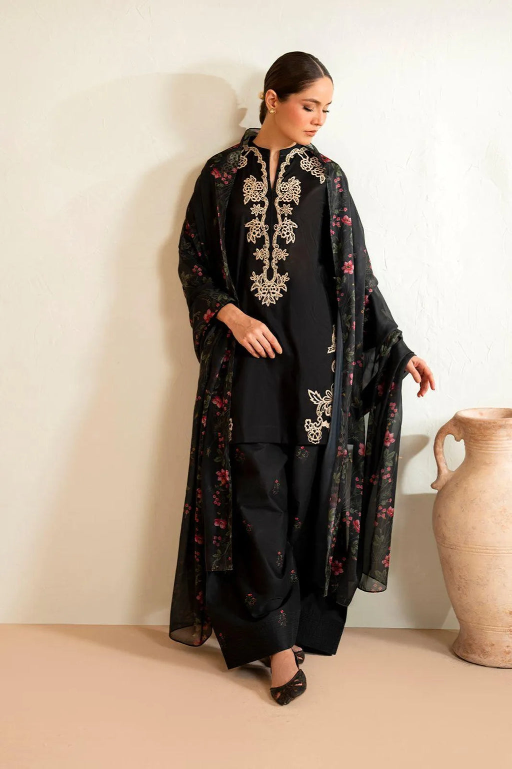 BLACK EMBROIDERED 3PC
