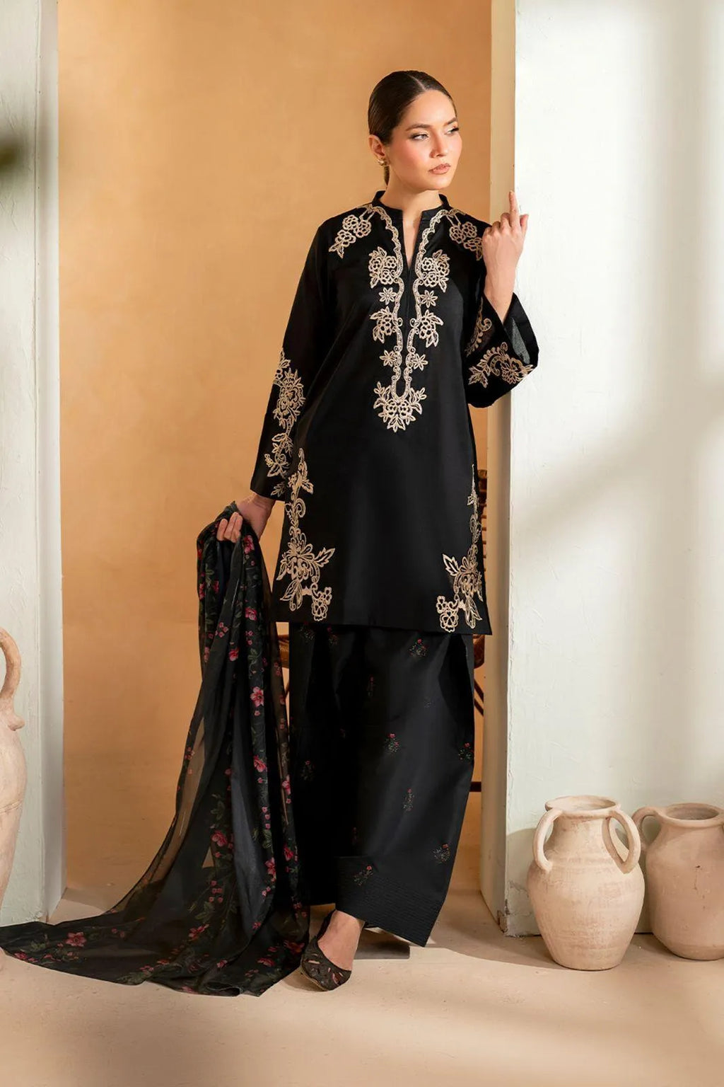 BLACK EMBROIDERED 3PC